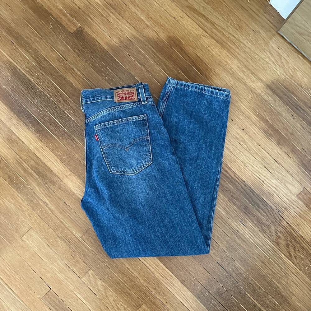 BARELY WORN LEVIS Low Pro Straight Jeans